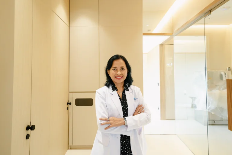 dr-ni-kompyang-rahayu-sp-m-k-dokter-mata-ciputra-smg-eye-clinic-bali