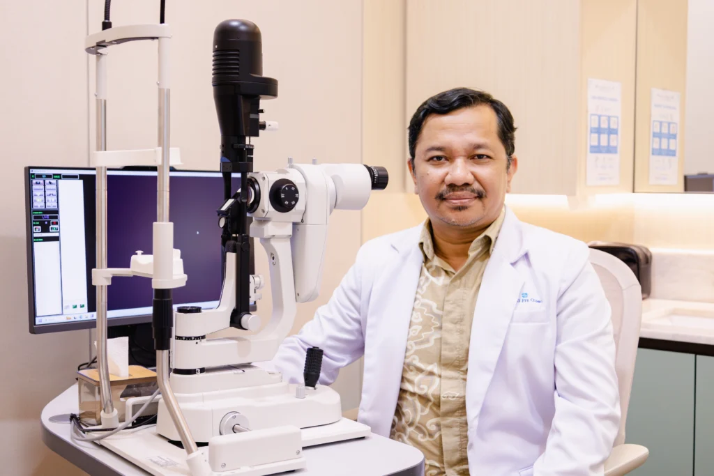 dr. I Ketut Semara Budiyasa, Sp.M(K) - Dokter Spesialis Mata di Bali
